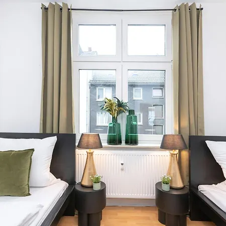 Zentral Gelegenes Perfekt Fuer 4 *