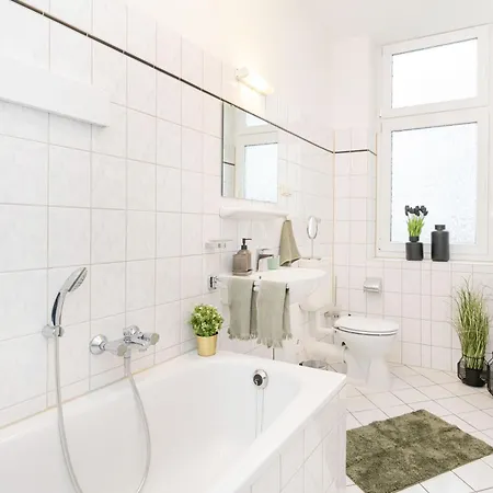 Zentral Gelegenes Perfekt Fuer 4 * Essen