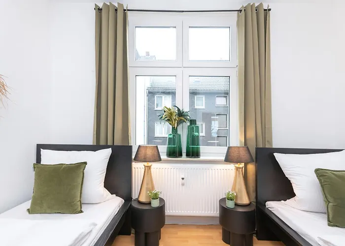 Zentral Gelegenes Perfekt Fuer 4 *