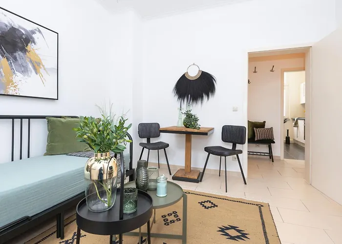 Zentral Gelegenes Perfekt Fuer 4 *